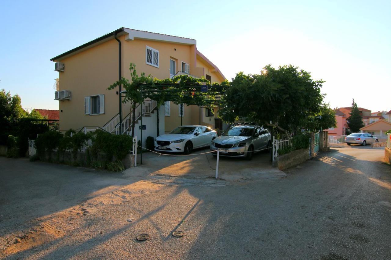 Apartments Tona Zaboric Esterno foto