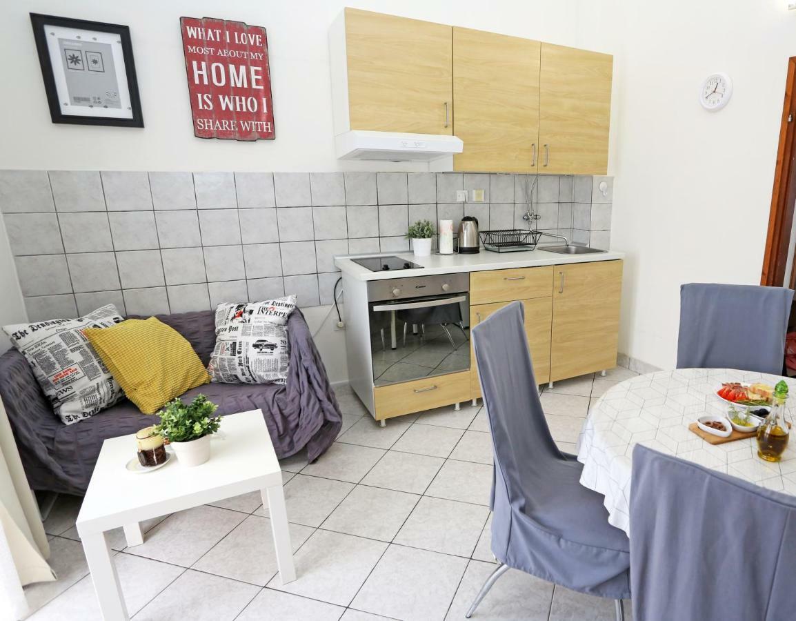 Apartments Tona Zaboric Esterno foto