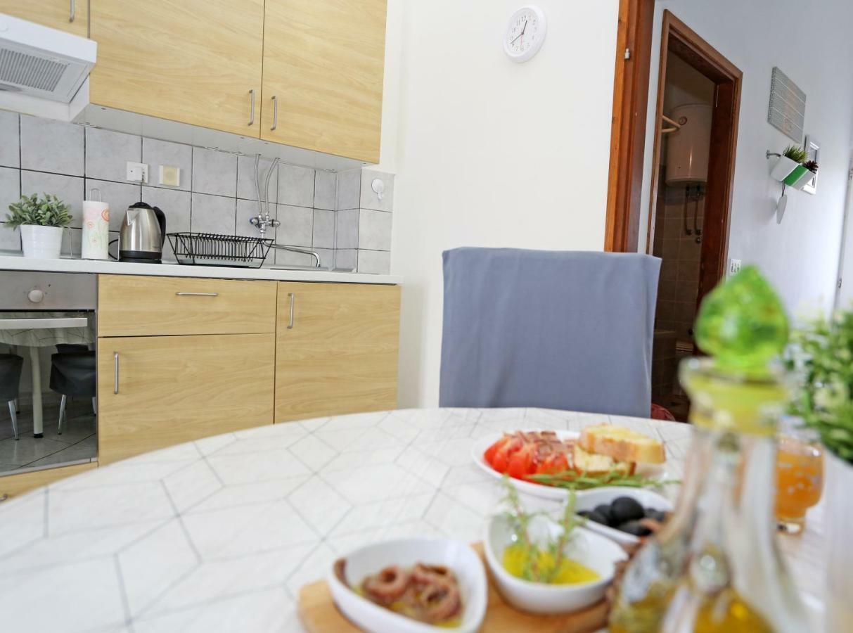 Apartments Tona Zaboric Esterno foto